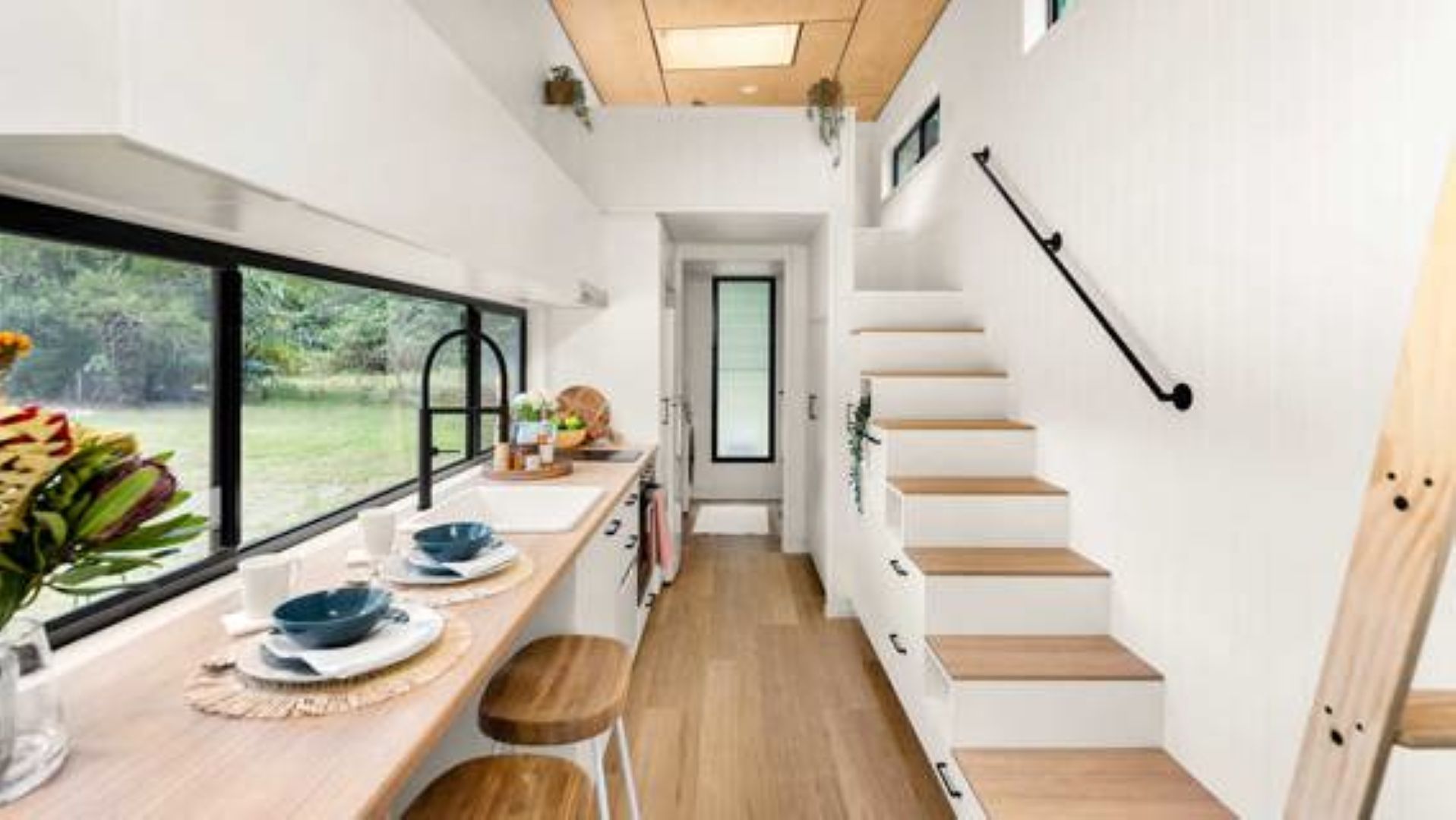 Tiny House Living: Mindset, Minimalism & The Transition to a Simpler Life